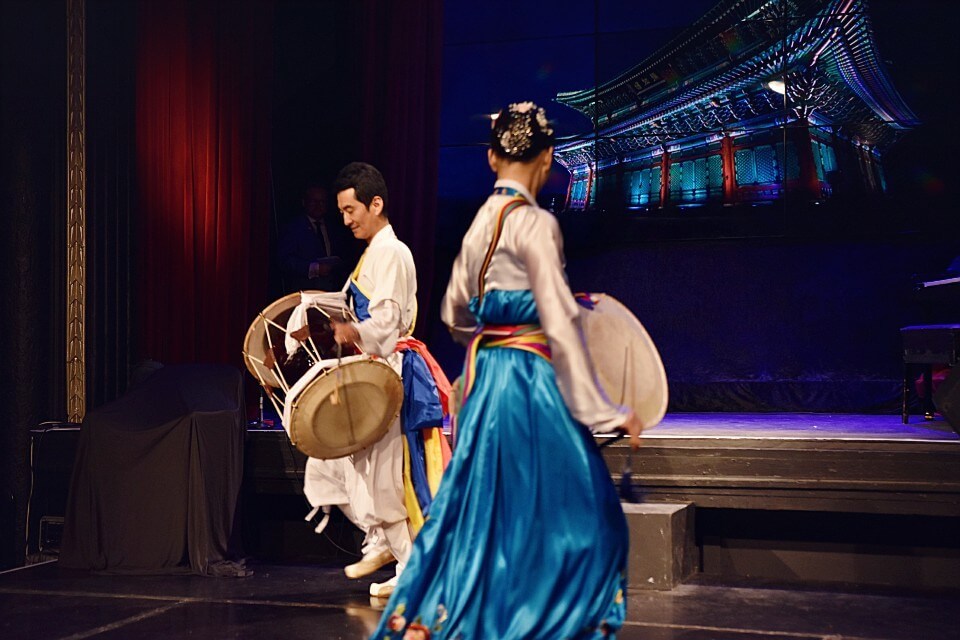 Korean Dancers 